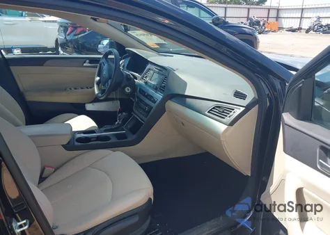 2015 Hyundai Sonata Sport z USA, uszkodzony, nr VIN 5NPE34AF2FH032855